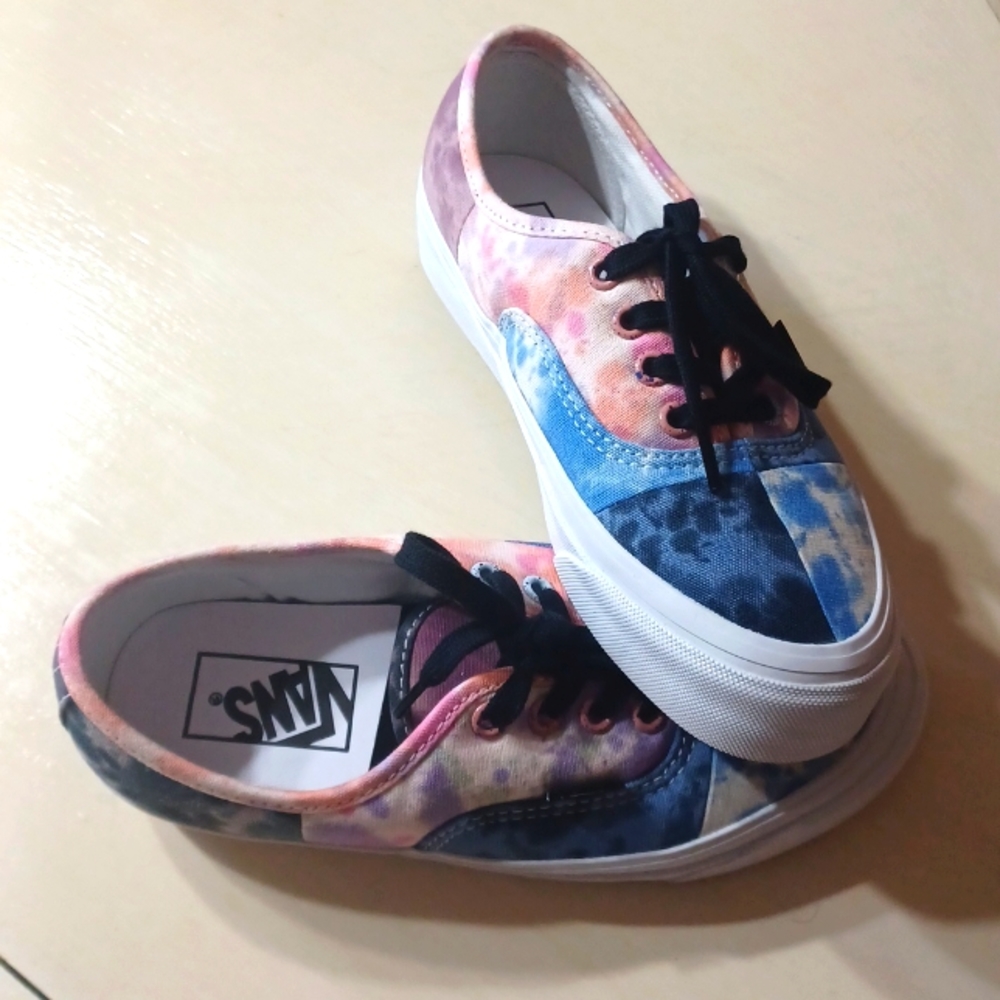 BRAND NEW . Size 5.5 No box.